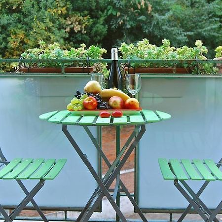 Apartment At Colosseo With Terrace Overlooking The Garden By Lyon Ρώμη Εξωτερικό φωτογραφία