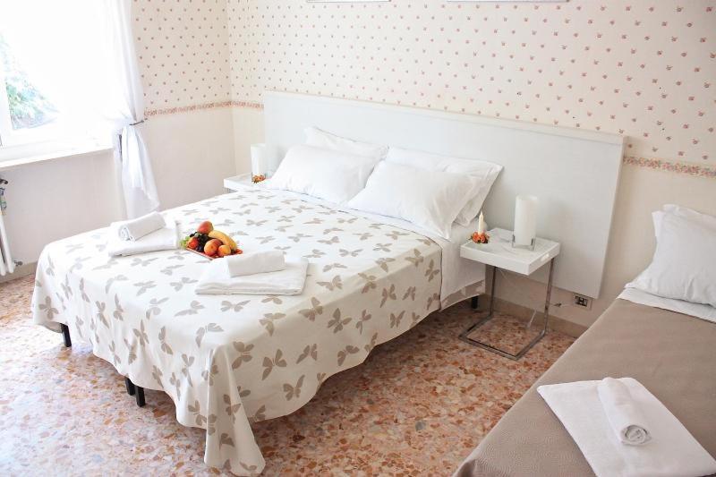 Apartment At Colosseo With Terrace Overlooking The Garden By Lyon Ρώμη Εξωτερικό φωτογραφία
